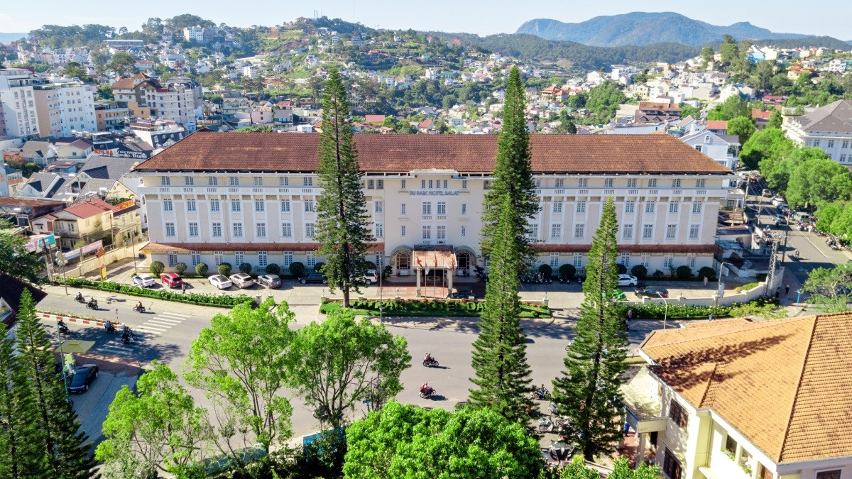 Khách sạn Hôtel du Parc ngày nay, tọa lạc ở số 15 Trần Phú, thành phố Đà Lạt. Ảnh: Duparchoteldalat.com.