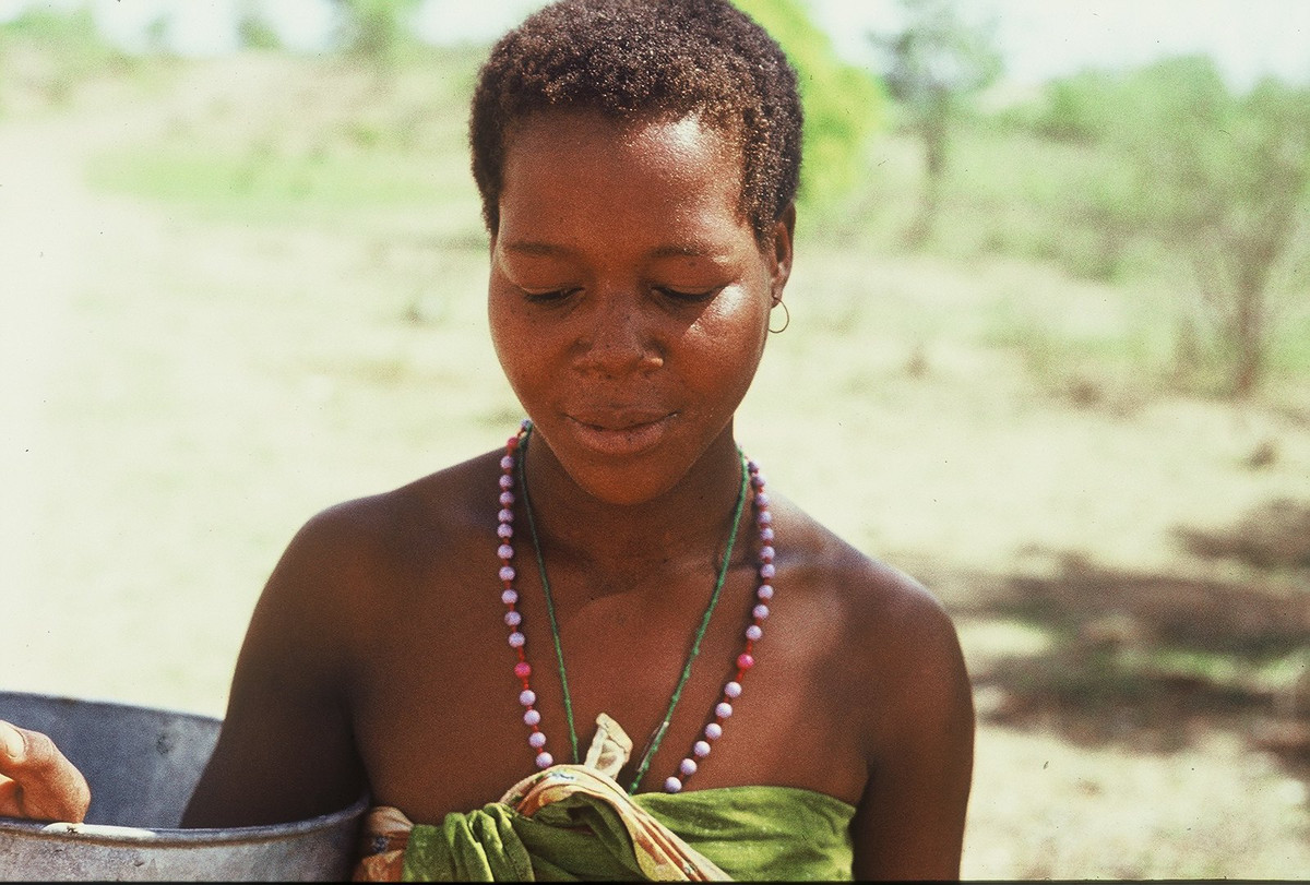 Cô gái ở thị trấn Moatize, tỉnh Tete.