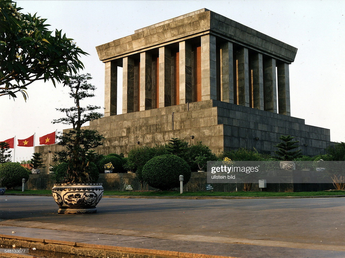 Lăng Chủ tịch Hồ Chí Minh.