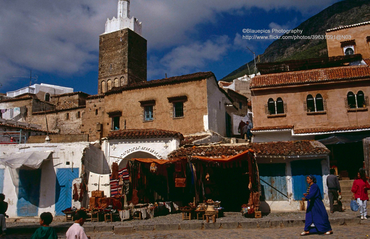 Tuyến phố thương mại của Chefchauen.