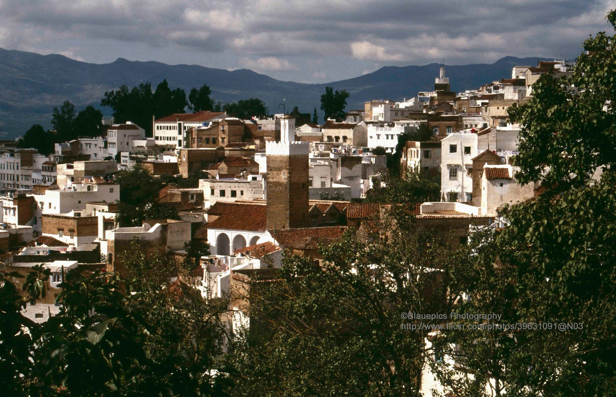 Những công trình kiến trúc cổ kính ở Chefchauen.