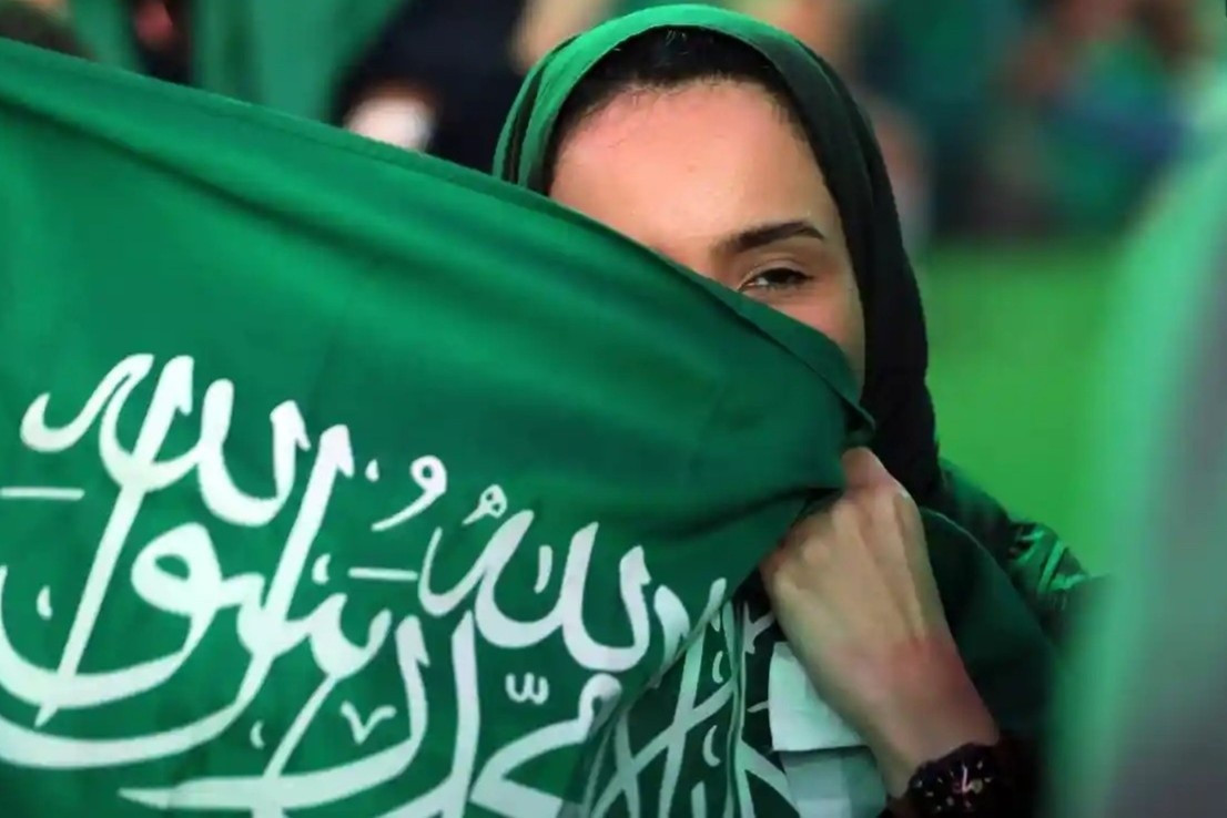 Noi phu nu khong can xin phep chong di xem World Cup