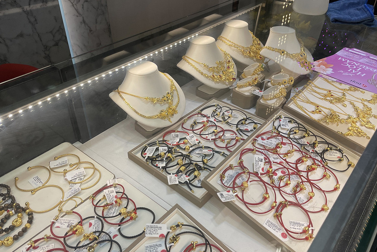 Gia vang hom nay 12/11: Tang muc cao nhat 2,5 thang