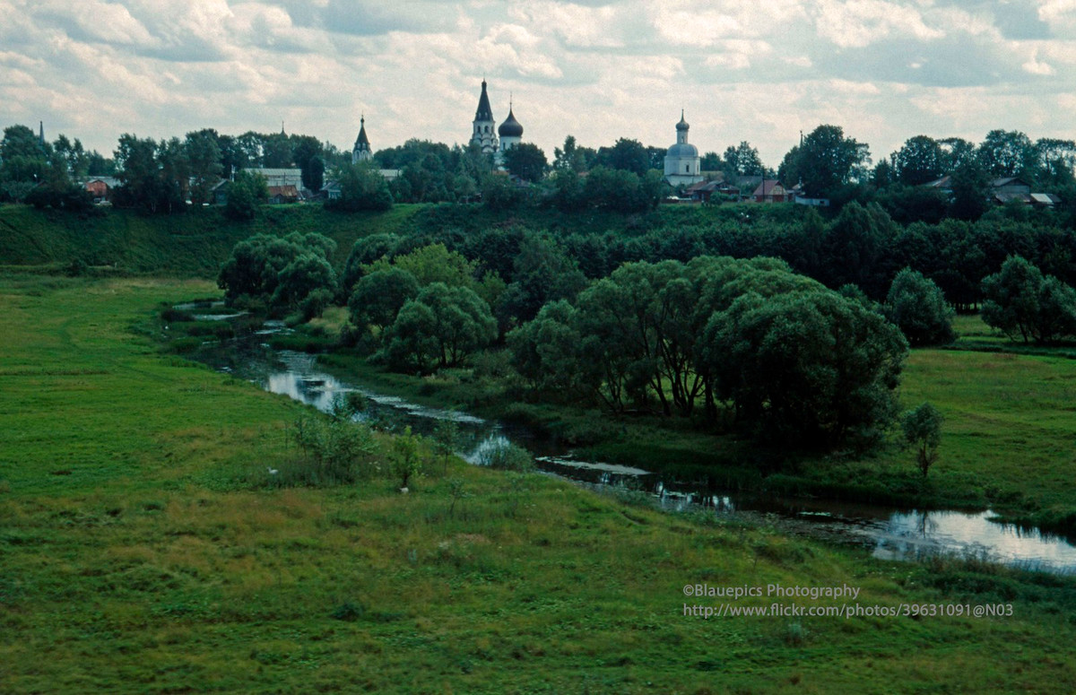 Khung cảnh nông thôn nước Nga, giữa Vladimir và Moskva.