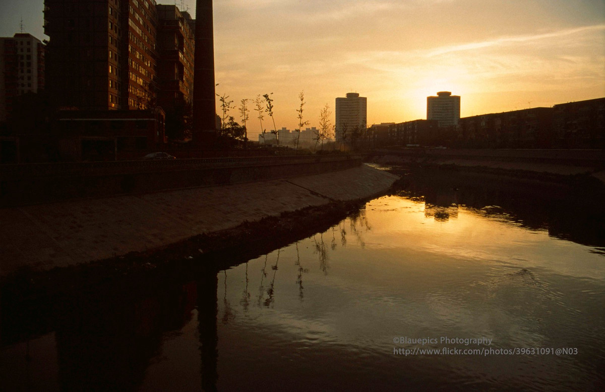 Hoàng hôn trên sông Lương Thủy.