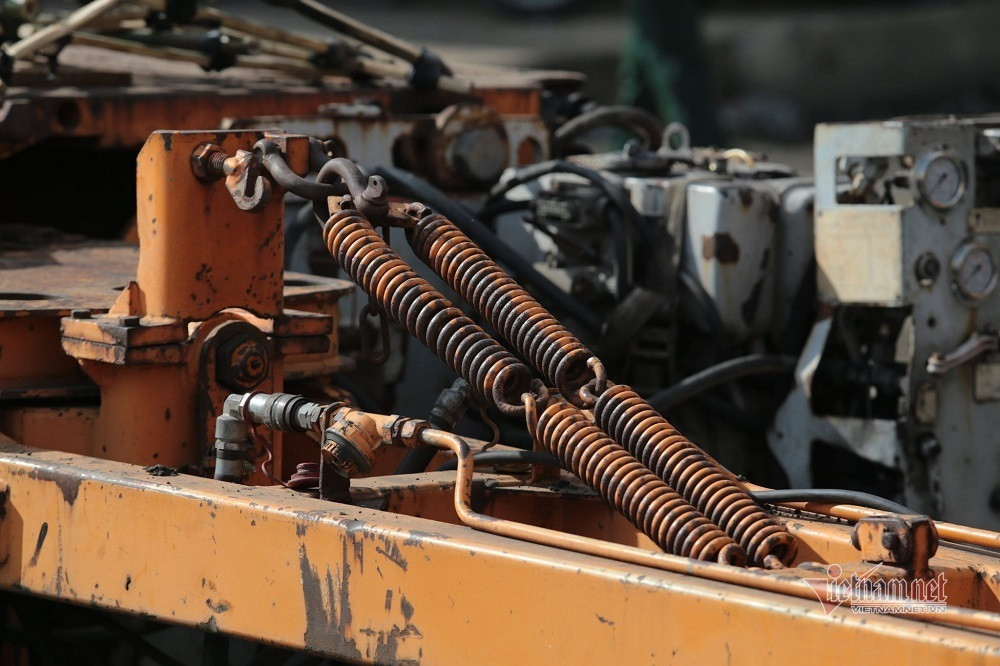 Cận cảnh dàn xe 'siêu trường, siêu trọng' chở tàu metro số 1 ảnh 5