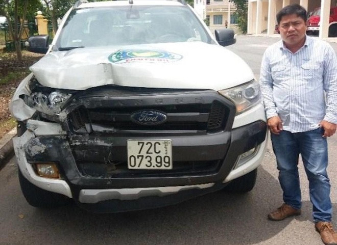 Tai xe oto tong 3 nguoi roi bo chay