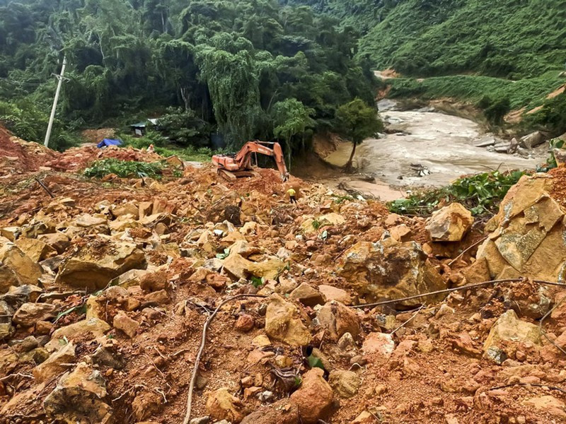 Tim thay thi the thu 5 o thuy dien Rao Trang 3