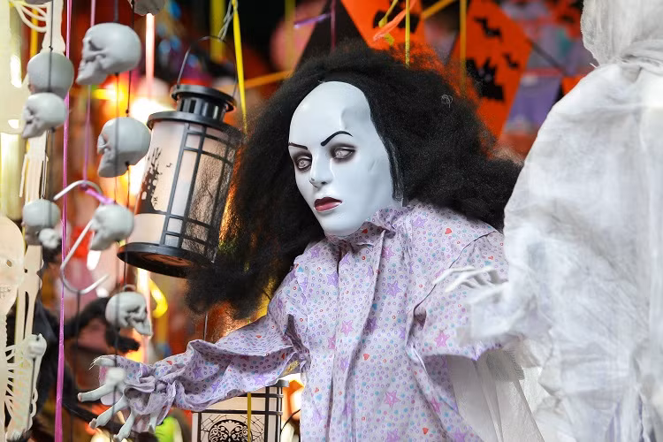 Do choi ma quy rung ron, gia tien trieu van hut khach mua