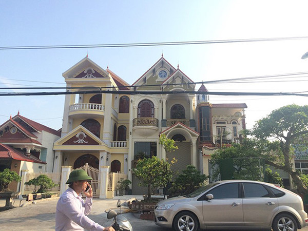 Buôn thịt lợn, bán đồng nát thành đại gia, cả làng toàn biệt thự ảnh 8 Buôn thịt lợn, bán đồng nát thành đại gia, cả làng toàn biệt thự ảnh 8