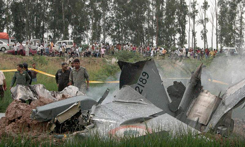 Xác máy bay MiG-21 Ấn Độ gặp nạn.