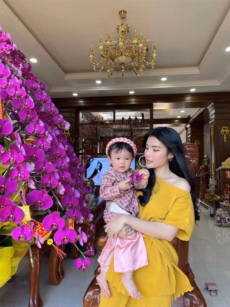 Gai dep duoc tang xe 10 ty trong dam cuoi 2 nam truoc gio ra sao?-Hinh-3