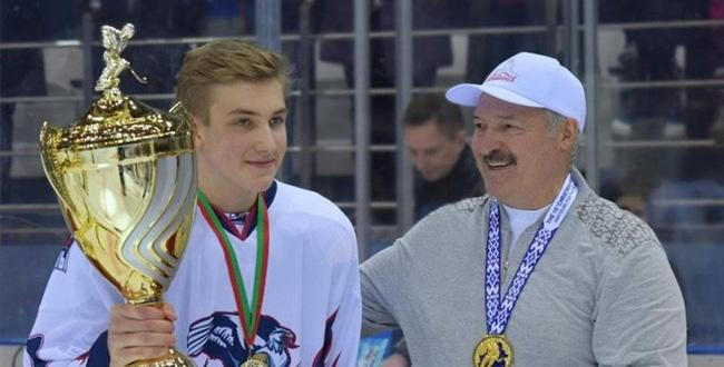 Soai ca hot nhat TikTok luc nay: Con trai Tong thong, tai nang dinh cao-Hinh-9