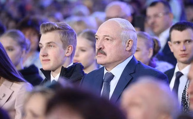 Soai ca hot nhat TikTok luc nay: Con trai Tong thong, tai nang dinh cao-Hinh-5