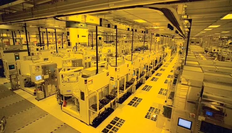 Ukraine cũng là nơi xuất khẩu khí neon phục vụ sản xuất vi chip, palladium phục vụ sản xuất bộ trung hoà khí thải, quặng nikel cho pin lithium-ion…