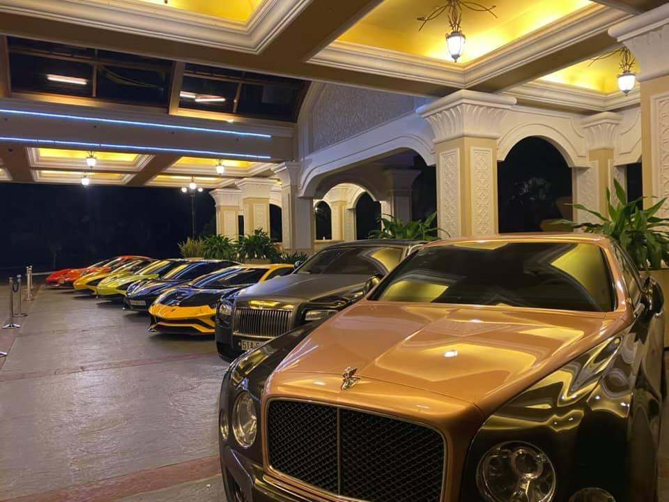 Danh tính chủ nhân dàn siêu xe trăm tỷ náo loạn tại Đà Nẵng - Hình 10 Danh tinh chu nhan dan sieu xe tram ty nao loan tai Da Nang-Hinh-10