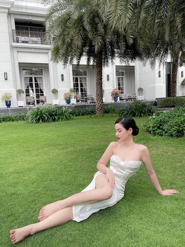 Cùng lúc đảm nhận nhiều vai trò và có những lúc vô cùng bận rộn nhưng Nguyễn Yến không cảm thấy mệt mỏi hay áp lực bởi cô đang được làm những việc mình đam mê.