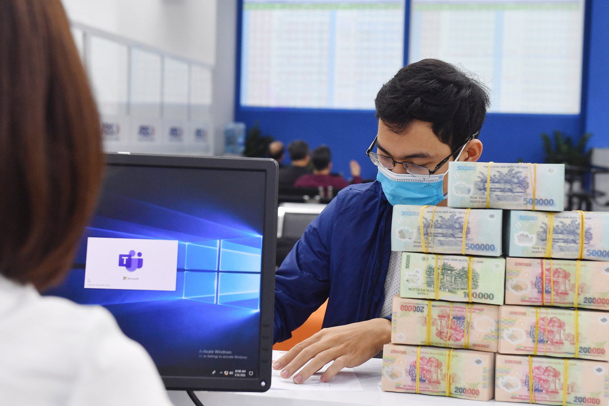 De xuat mua ban nha dat phai qua ngan hang de chong tron thue