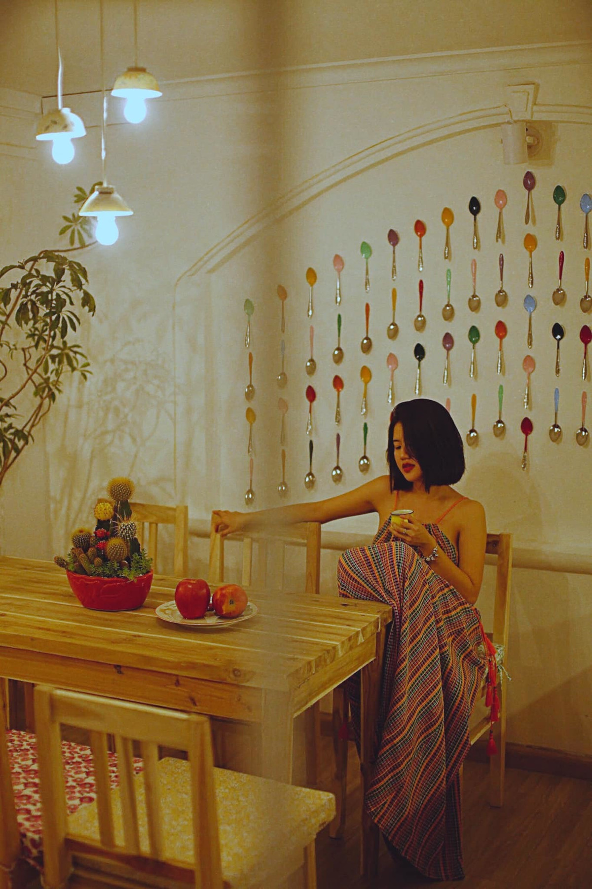 Biến sân thượng thành căn penthouse view siêu đỉnh, hồ cá Koi chơi vơi giữa trời - Hình 24 Bien san thuong thanh can penthouse view sieu dinh, ho ca Koi choi voi giua troi-Hinh-24