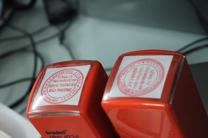 Con dấu của công ty để lừa đảo.