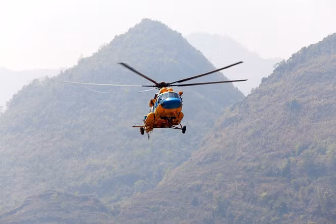 Mi-171 số hiệu 01 trong một hành trình chở bác sĩ đi cứu hộ tại Lai Châu.