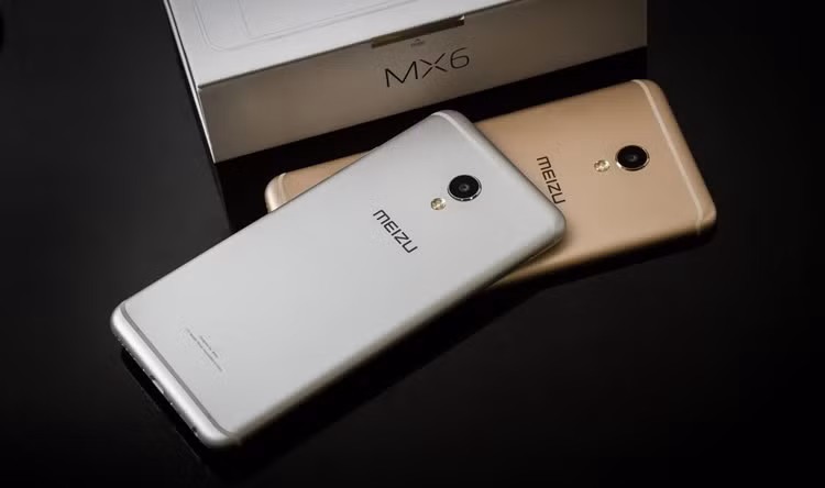  Meizu MX6: MX6 là một chiếc smartphone mỏng, thời trang nếu đem so sánh với các model hàng đầu hiện nay. Thiết bị này có hiệu năng ổn, giao diện dễ sử dụng và thời lượng pin rất ấn tượng. Tuy nhiên, điểm yếu của nó là chất lượng camera không xứng với kỳ vọng về một smartphone cao cấp. Mức giá xấp xỉ 300 USD của nó là yếu tố người dùng có thể cân nhắc.
