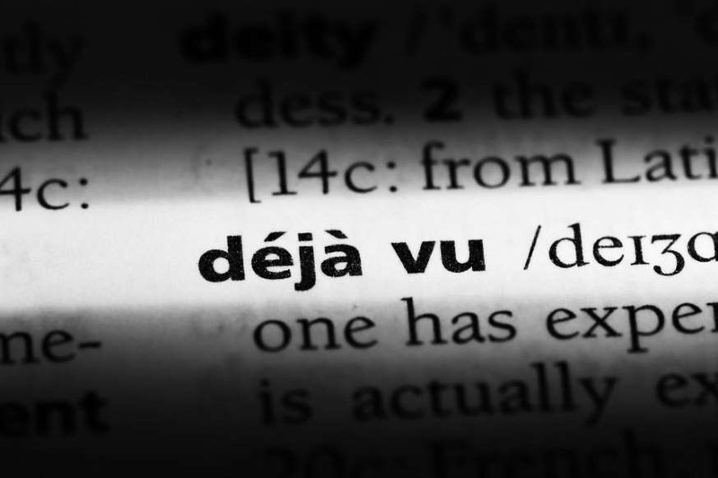 Trải qua hiện tượng Déjà Vu: Déjà Vu là một từ tiếng Pháp với nghĩa là "đã từng nhìn thấy". Hiện tượng này đề cập đến việc bạn thấy một thứ gì đó rất quen thuộc dù bạn tiếp xúc với nó lần đầu tiên. Theo một nghiên cứu từ trường Đại học Texas A&amp;M, khoảng 60 - 80% dân số thế giới trải qua hiện tượng này.