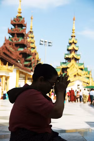 Người dân Myanmar rất sùng đạo Phật.