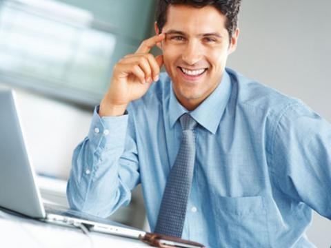 Người nam mắt có nốt ruồi. Người này lòng trắng mắt có chấm đen, số đào hoa rất mạnh, bất kể ở đâu cũng có hành động trăng hoa. Phần lớn trong số họ thường không sâu sắc nhất là về tình cảm, dễ ngoại tình mà bỏ vợ. (Ảnh trong bài chỉ mang tính minh họa).