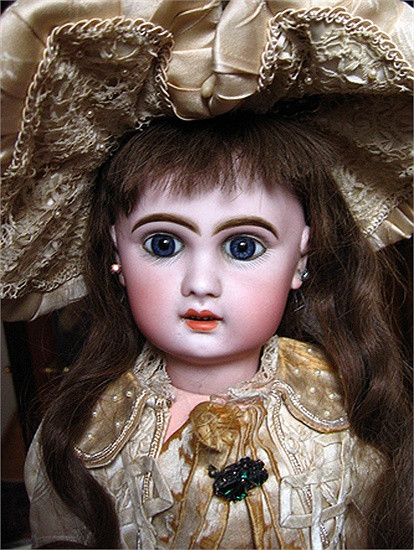 Cuối cùng thì chúng ta cũng đã hiểu vì sao búp bê sứ Bisque lại là một tác phẩm nghệ thuật mà ngày nay là mặt hàng hiếm quý giá cho những nhà sưu tập.