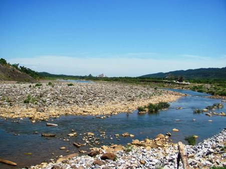 Mơ thấy sông cạn nước là mọi việc đều cát lành.