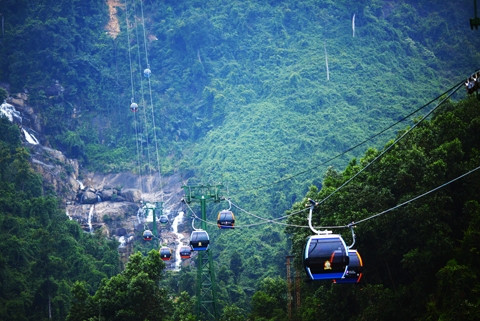 Cáp treo Bà Nà: Telegraph, Anh bình chọn xếp thứ 3 trong tốp 11 cáp treo ấn tượng nhất thế giới.
