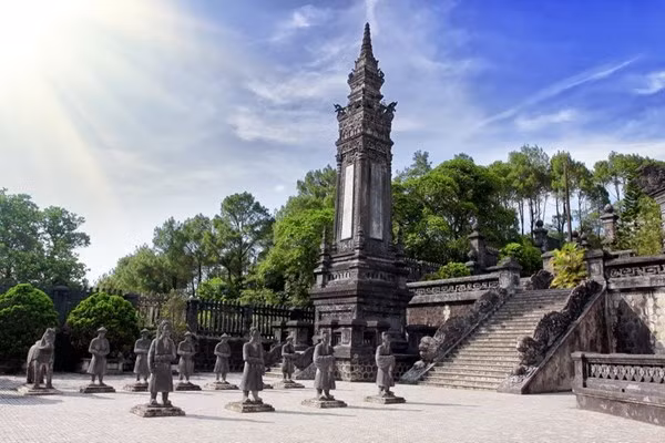 Lăng Khải Định.