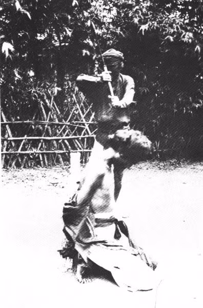 Hình ảnh chặt đầu chí sĩ yêu nước trong vụ Hà thành đầu độc.