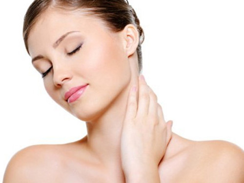 Nếu tướng cổ vừa vặn, tương xứng với mặt và đầu là tướng người cao quý, gặp nhiều may mắn trong cuộc sống. Theo quan điểm của Á đông cổ được coi là rường cột của con người nên xét một cách tổng quát thì cổ nảy nở, tròn đầy, cứng mạnh là tướng tốt, chủ về phú quí.