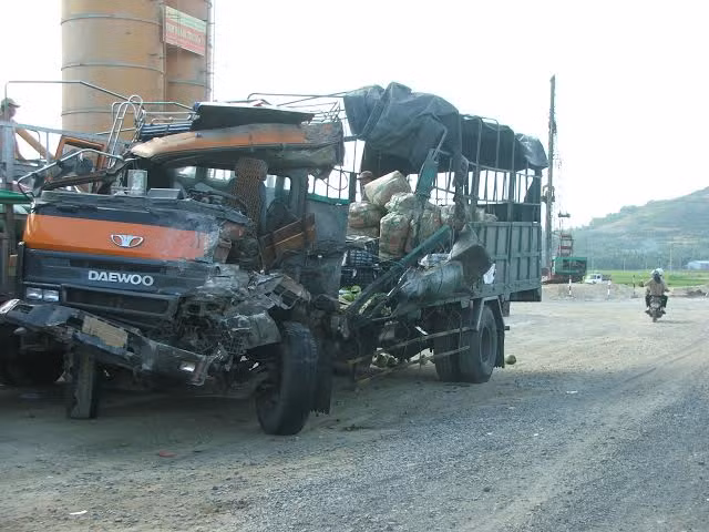 Hiện trạng hai xe sau vụ tai nạn.