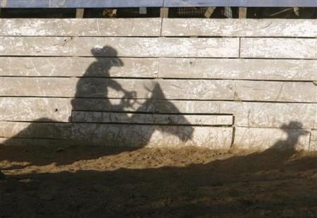 Họ luôn bị những ông chủ thúc giục, yêu cầu lùa đàn gia súc về chuồng hay bắt một con về làm thịt… Một trong những câu nói mà những ông chủ thường hay dùng đó là "Fetch that Cow, Boy!" ("Mang con bò kia lại đây nào, chàng trai!"). Cụm từ này xuất hiện từ đó.