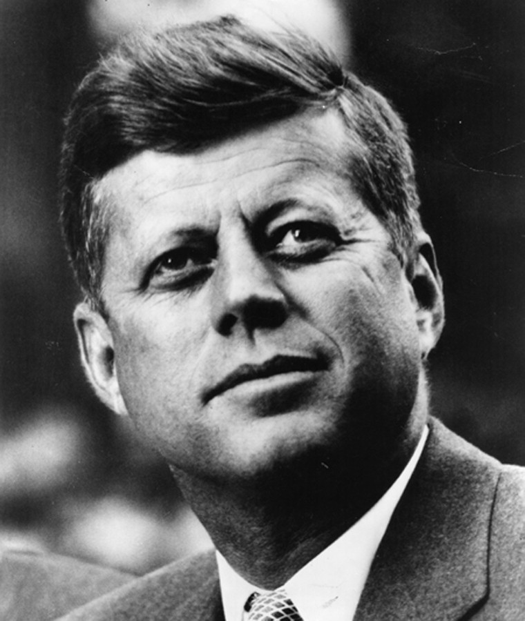 Lời “sấm truyền” lạ nhất của Nostradamus về vận mệnh thế giới - Hình 7 Loi “sam truyen” la nhat cua Nostradamus ve van menh the gioi-Hinh-7