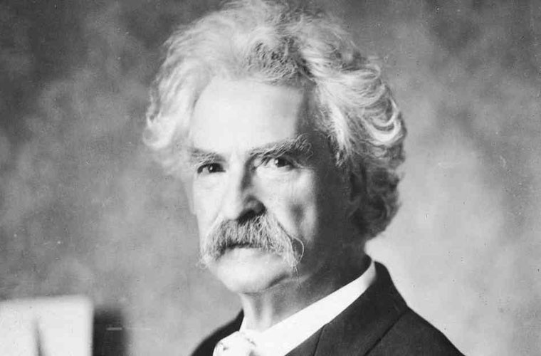 Lời “sấm truyền” lạ nhất của Nostradamus về vận mệnh thế giới - Hình 12 Loi “sam truyen” la nhat cua Nostradamus ve van menh the gioi-Hinh-12