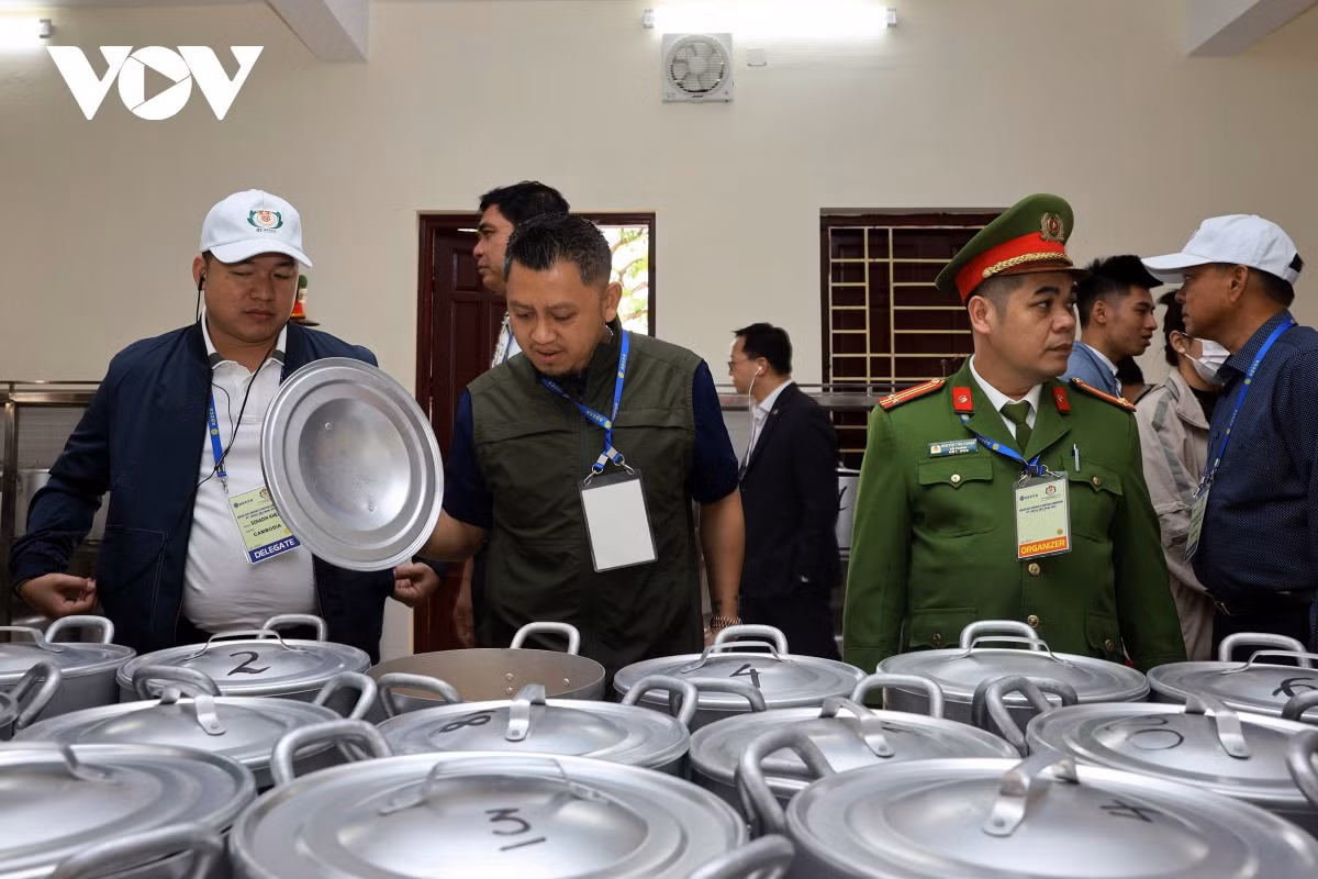 br/> Sau khi được đưa đến trại để chấp hành án phạt tù, phạm nhân được phổ biến, học tập; về quyền và nghĩa vụ của phạm nhân; nội quy cơ sở giam giữ; quy định nếp sống văn hóa, giao tiếp, ứng xử của; các tiêu chí chấp hành án phạt tù; được hưởng các chế độ ăn, mặc, ở, sinh hoạt, chăm sóc y tế; chế độ lao động và sử dụng kết quả lao động. 