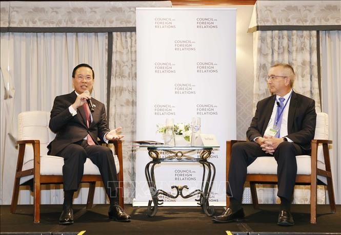 Chu tich nuoc Vo Van Thuong trao doi chinh sach tai Hoi dong quan he doi ngoai Hoa Ky-Hinh-5