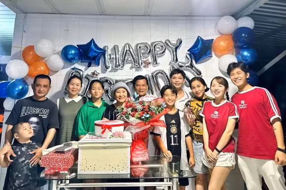 Gin Tuan Kiet lo dien ben Puka trong sinh nhat me vo, chuan 