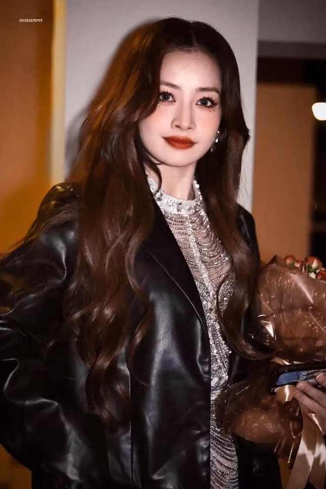 Phía Chi Pu lên tiếng khi bị tố hát nhép - Hình 4 Phia Chi Pu len tieng khi bi to hat nhep-Hinh-4