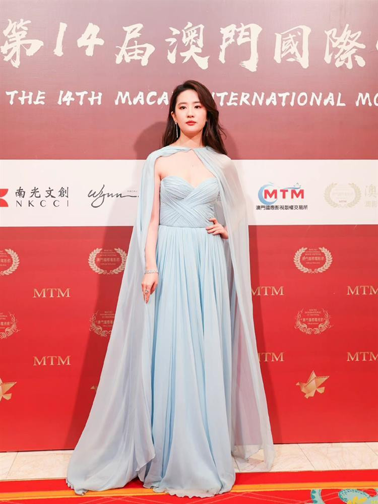 Voc dang Chuong Tu Di lu mo dan em Luu Diec Phi-Hinh-5