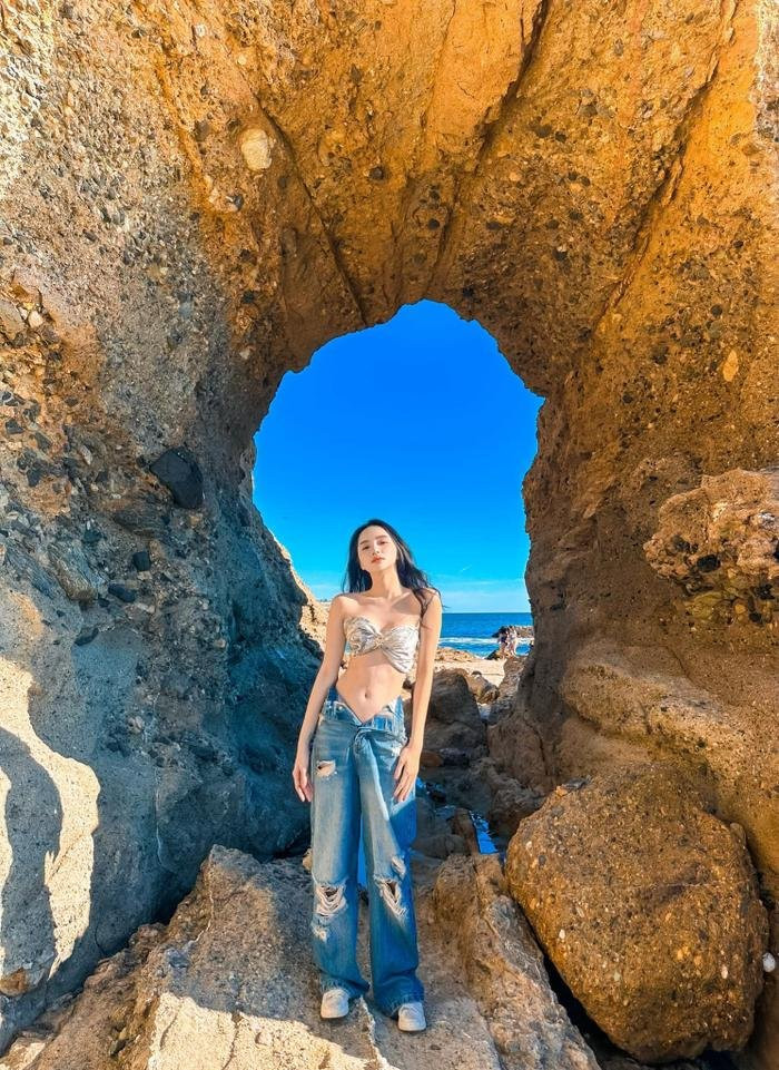 Huong Giang khoe vong 2 san chac, netizen khong the roi mat-Hinh-5