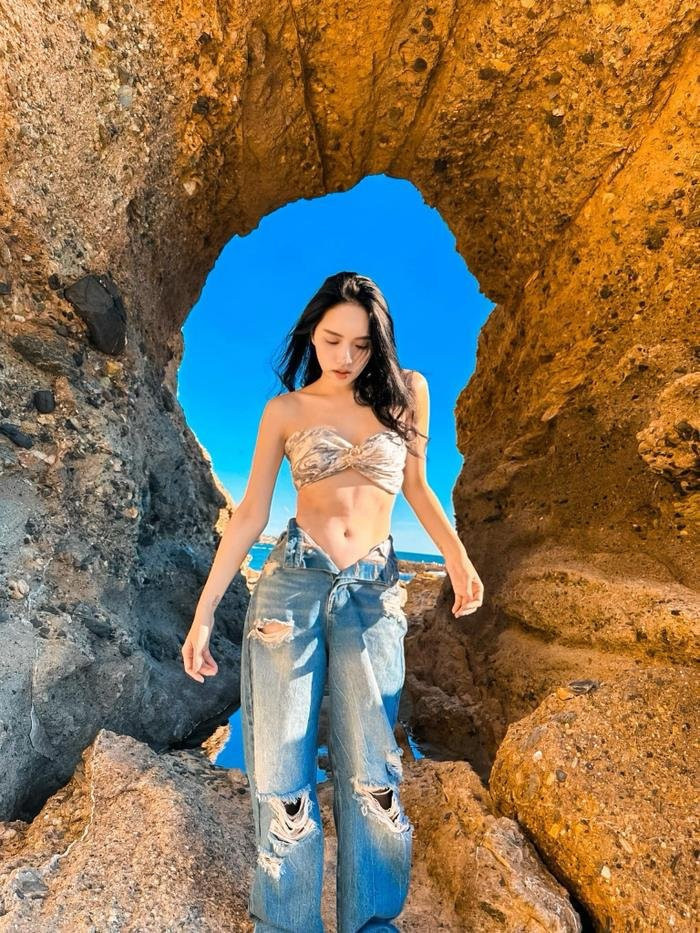 Huong Giang khoe vong 2 san chac, netizen khong the roi mat-Hinh-2