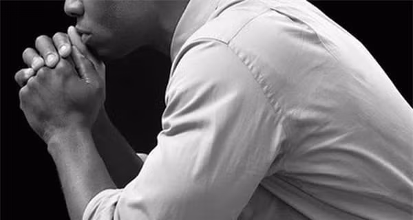 Soc nang khi biet bi mat cua vo bi phanh phui trong ngay cuoi