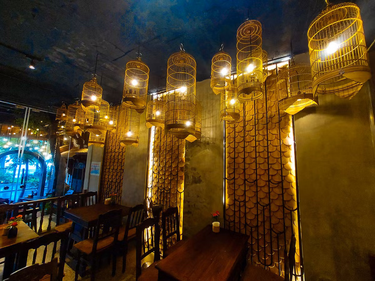 Tan huong khong gian ca phe sach doc dao o Ha Noi-Hinh-6