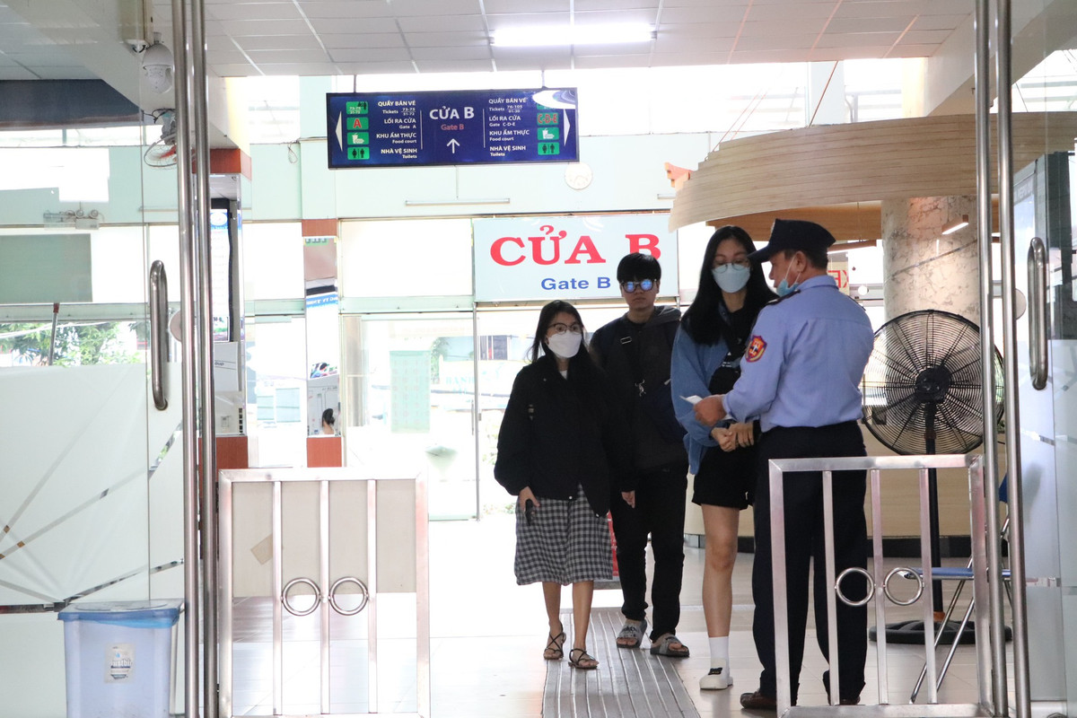 Ngay cuoi nam 2022, khach nuom nuop do ra ben xe ve que-Hinh-2