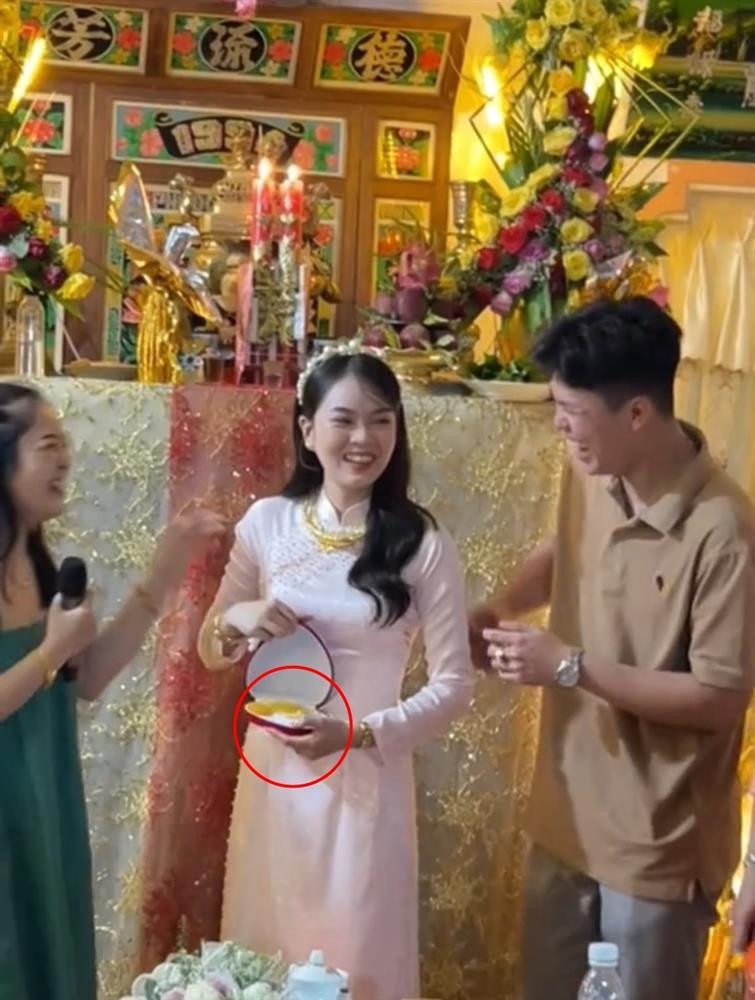Được em tặng 'vàng' ngày cưới, chị ngã ngửa khi thấy quà bên trong - Hình 4 Duoc em tang 'vang' ngay cuoi, chi nga ngua khi thay qua ben trong-Hinh-4